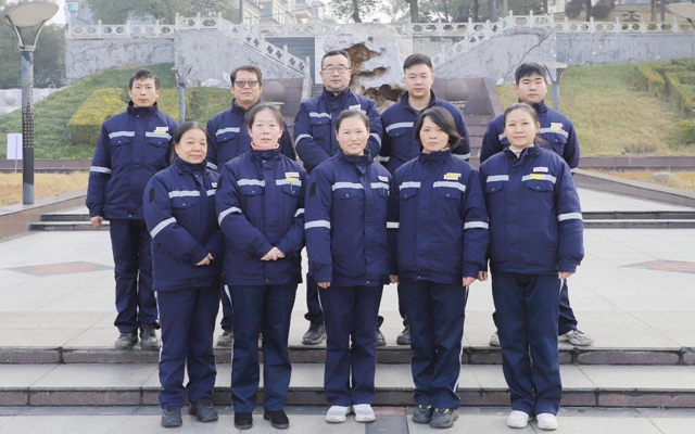 喜報(bào)！全國(guó)表彰，股份公司猇亭片區(qū)電解四班榜上有名！(圖1)